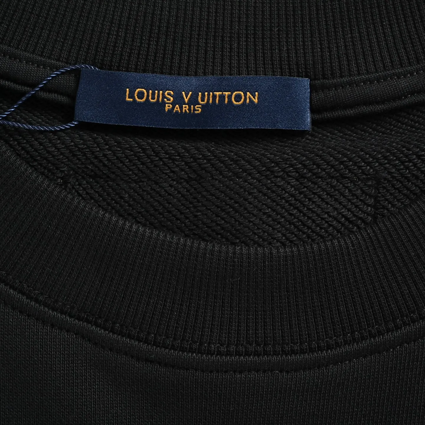 Louis Vuitton/ logo